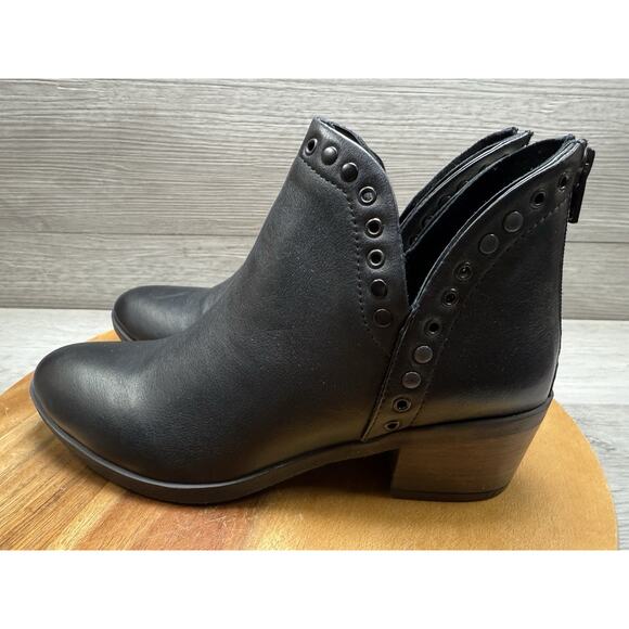 Bueno Women’s Cora Ankle Boots Booties Black Nubuck Eyelet Block Zip. Read. - Picture 3 of 10